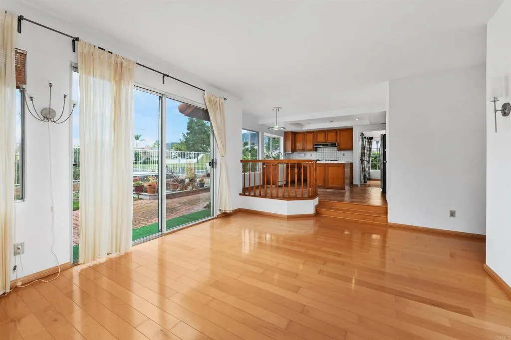 https://cdn.realtyfeed.com/cdn/127/306572783/f9cc19caf1db7f52710554d32bbefa64.webp