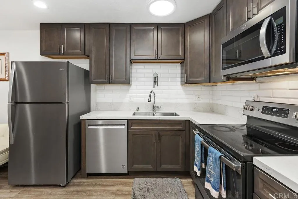 https://cdn.realtyfeed.com/cdn/127/306572841/4fada22007e6b7473d66287d48f2a967.webp