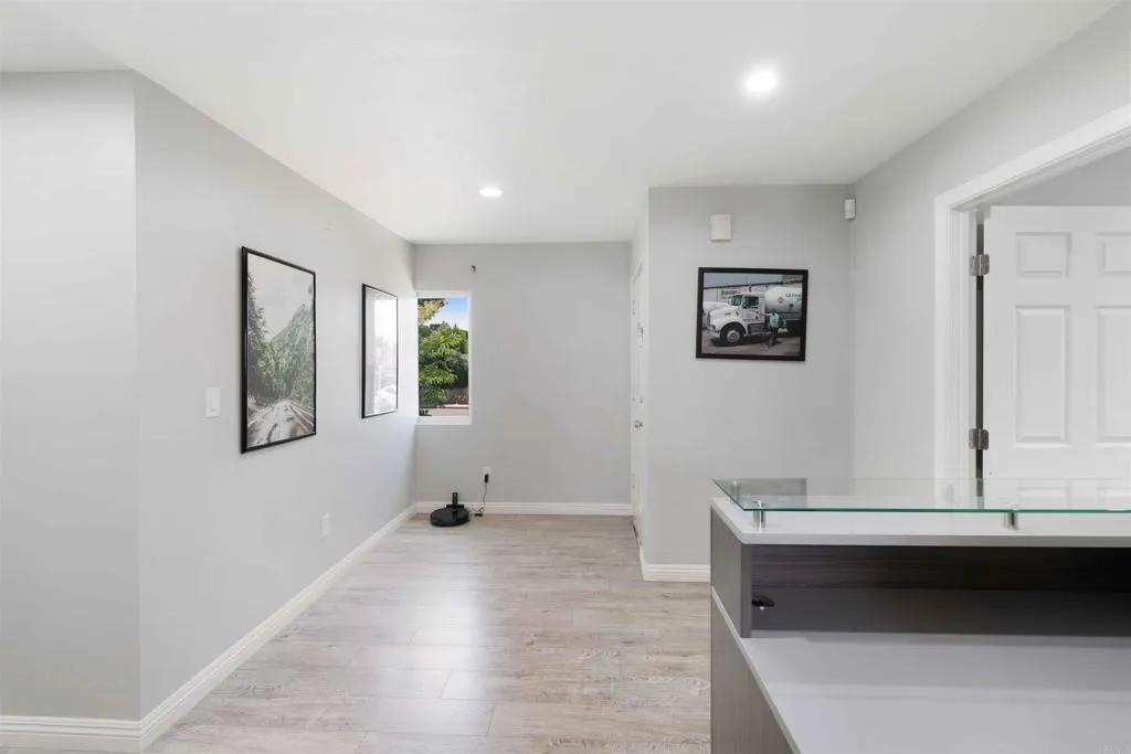 https://cdn.realtyfeed.com/cdn/127/306572927/1f44cb4e86f01ace2071330cfa395b1f.webp