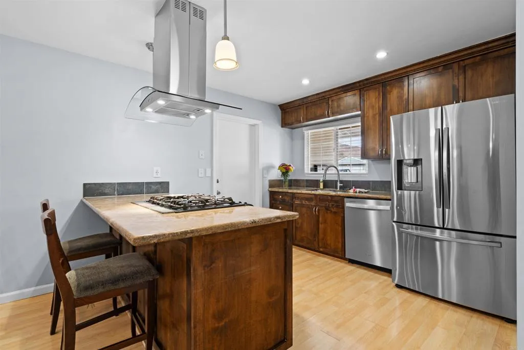 https://cdn.realtyfeed.com/cdn/127/306573016/9e8b7798e7dd3d01676e3c965c421438.webp
