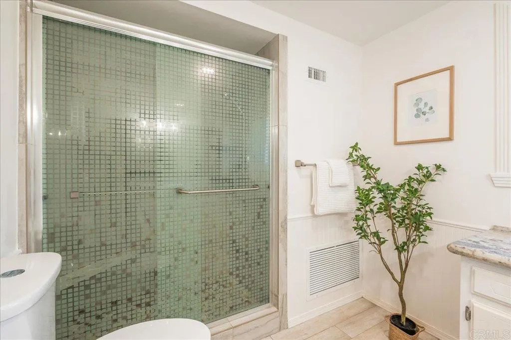 https://cdn.realtyfeed.com/cdn/127/306573074/8bd345393f138f58c5d9d4b4f1650407.webp
