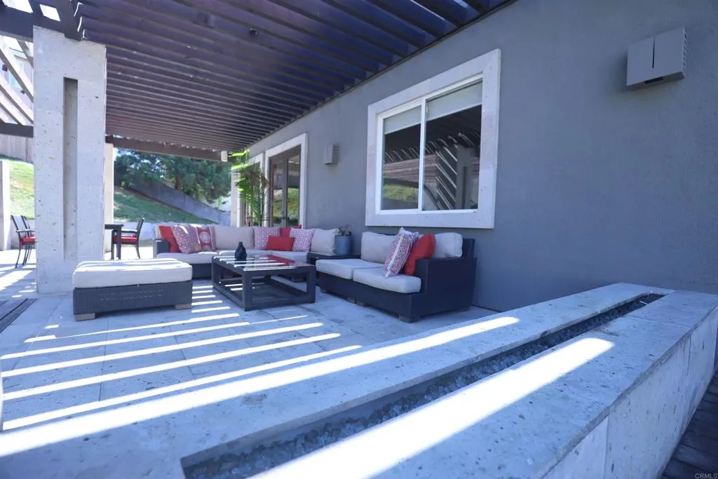 https://cdn.realtyfeed.com/cdn/127/306573075/51b9e04f5655ee630a37b724ab2a6086.webp