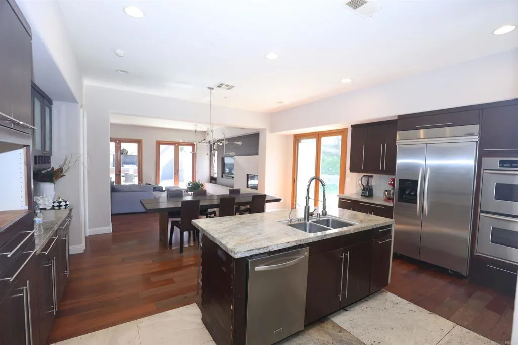 https://cdn.realtyfeed.com/cdn/127/306573075/bb2fd2edecf7de86e667efa2b53e9c42.webp