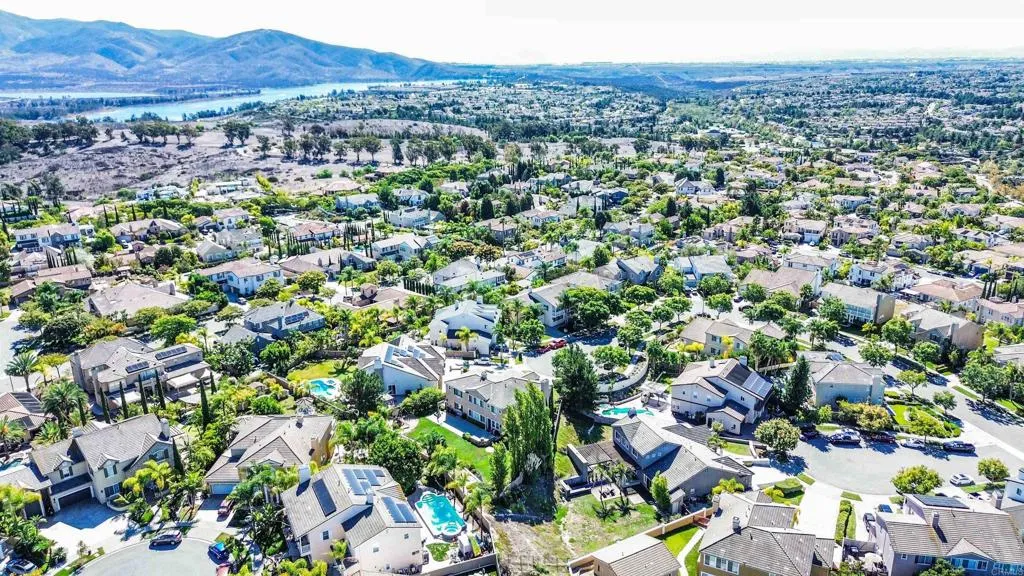 https://cdn.realtyfeed.com/cdn/127/306573075/ebe77f1f0c33525dd3feffcd61d67c8d.webp