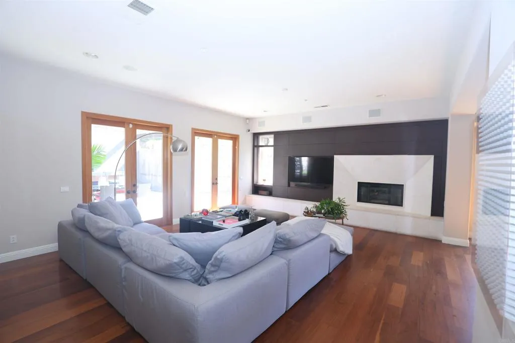 https://cdn.realtyfeed.com/cdn/127/306573075/fa96a108a82b20330b536ef7ac8b7446.webp