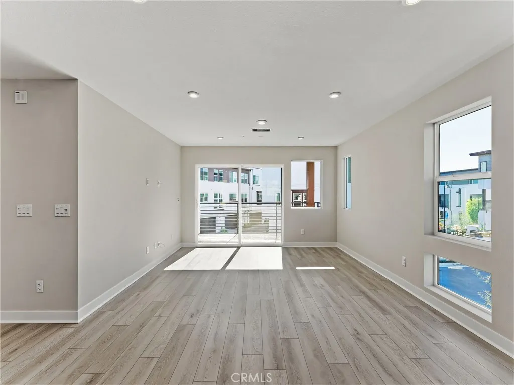 https://cdn.realtyfeed.com/cdn/127/306573095/3378950fb2cd24e098358732426970f0.webp
