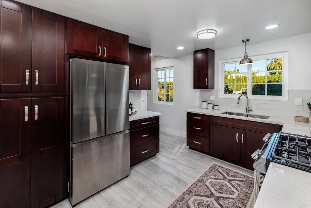 https://cdn.realtyfeed.com/cdn/127/306573180/458ee6be3736d223dc46688df1419e82.webp