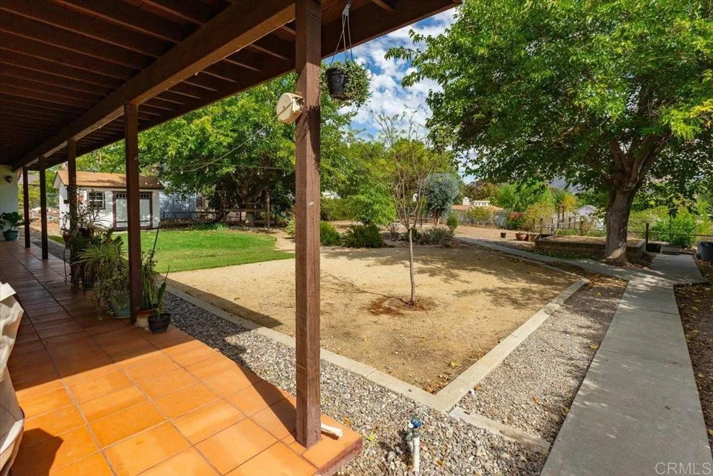 https://cdn.realtyfeed.com/cdn/127/306573202/8c73bc62f7f2b126de3a806e3f2997f5.webp
