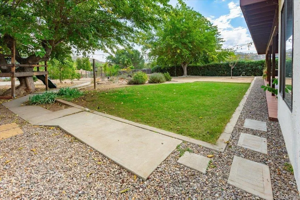 https://cdn.realtyfeed.com/cdn/127/306573202/b4c81ef84ab7d52ac12ff5d3704a40d8.webp