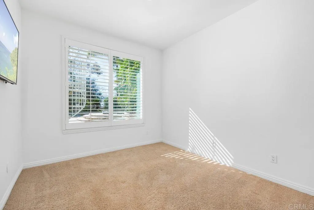 https://cdn.realtyfeed.com/cdn/127/306573584/7bf454dbfb2d5c51b86ad5fa3a44cc73.webp