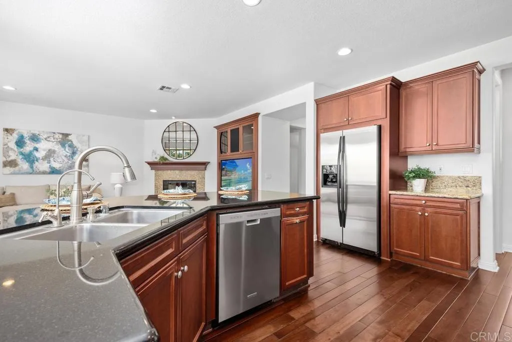 https://cdn.realtyfeed.com/cdn/127/306573584/ff5449cacb0db7baed942a352113eaf7.webp