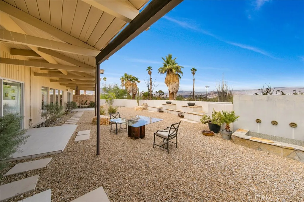 https://cdn.realtyfeed.com/cdn/127/306573589/26ad9925e674fc74f82812332b377963.webp