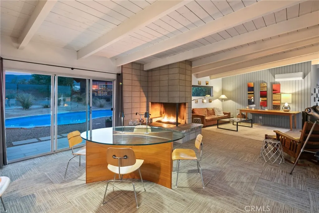 https://cdn.realtyfeed.com/cdn/127/306573589/b5e68d1c0f1b294a8c8efaa0f964f7e1.webp