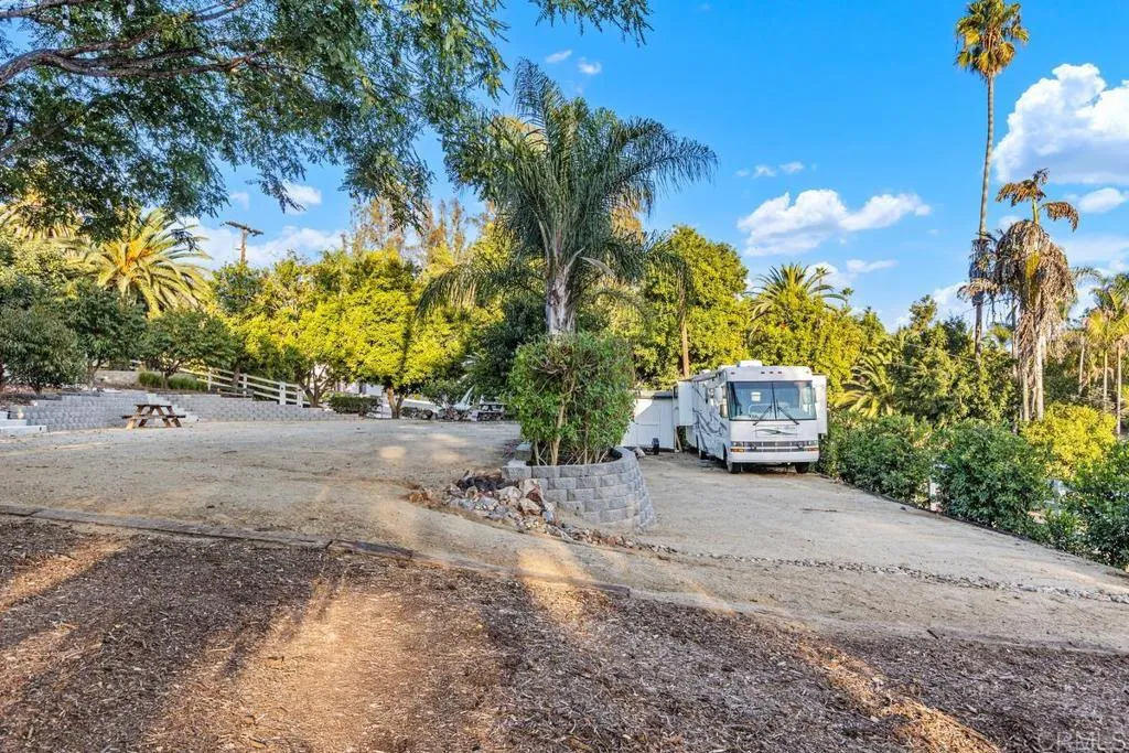 https://cdn.realtyfeed.com/cdn/127/306573669/ccee8de0c82dda36e7f900bec402b20f.webp