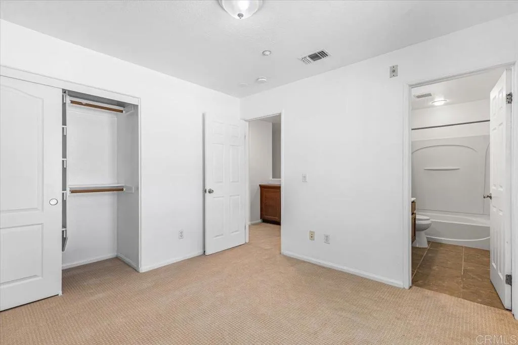 https://cdn.realtyfeed.com/cdn/127/306573672/6497dbab841392b38322387f31eafc32.webp