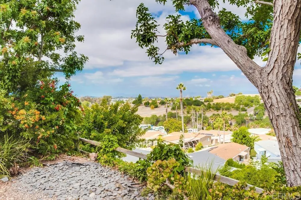 https://cdn.realtyfeed.com/cdn/127/306573721/1f9a0a86edc8b70b18e8862b09ff539d.webp