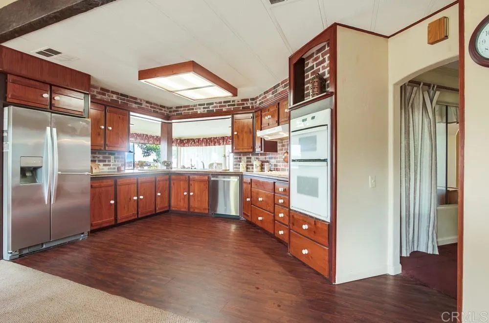 https://cdn.realtyfeed.com/cdn/127/306573721/c936cce03c5cdb442abba6faf31de89c.webp
