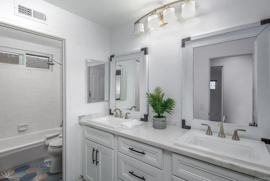 https://cdn.realtyfeed.com/cdn/127/306573764/8adb19fbb33fffc2d7c8e9bbefd53ca7.webp