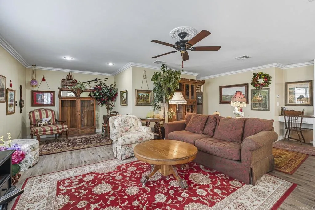 https://cdn.realtyfeed.com/cdn/127/306573806/ce537119cfa11fe0bdfe727471b55d9a.webp