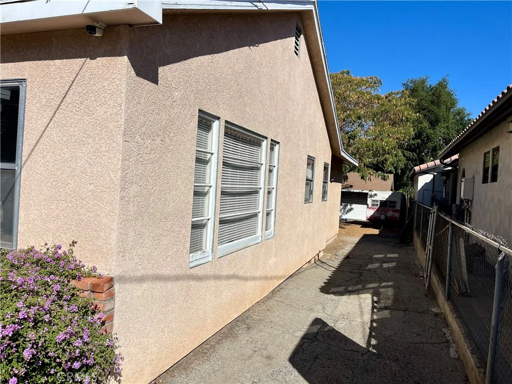 8421 Grenoble, Sunland, CA 91040 - Photo 4 of 27, Sunland, CA