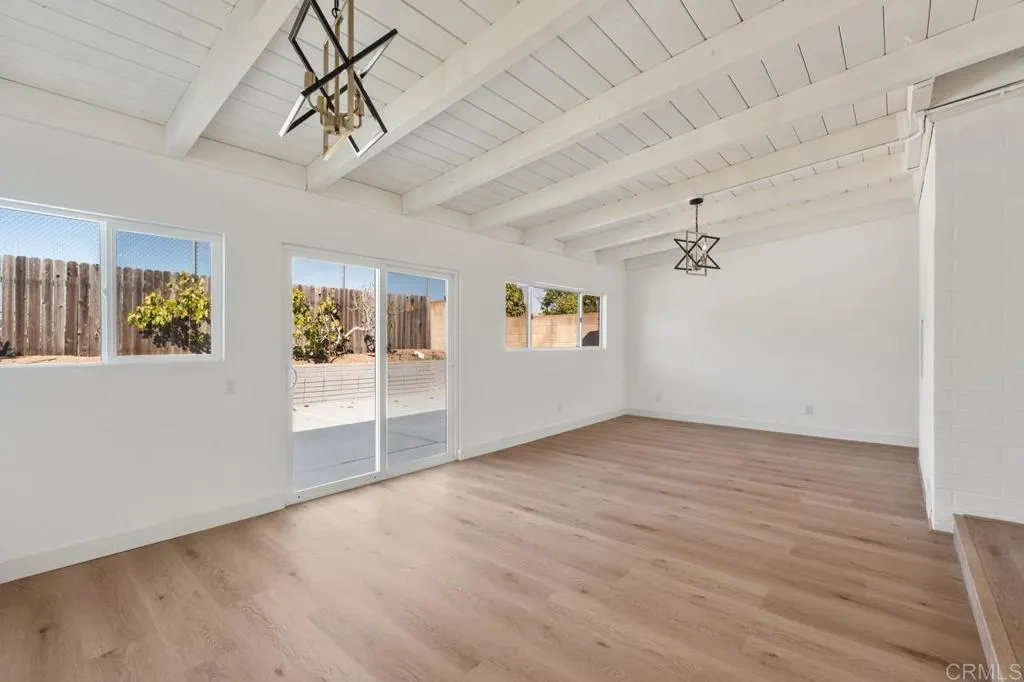 https://cdn.realtyfeed.com/cdn/127/306573843/e742bfbf90441731d3357070937210fa.webp