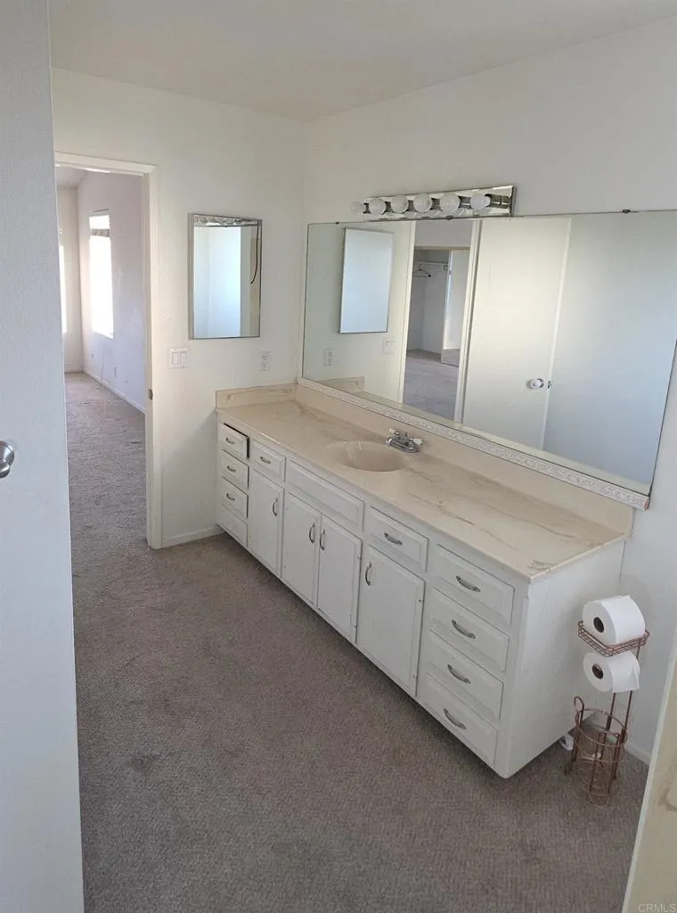 https://cdn.realtyfeed.com/cdn/127/306573851/1c7274817b8954962d7b95bdf22ca8c0.webp