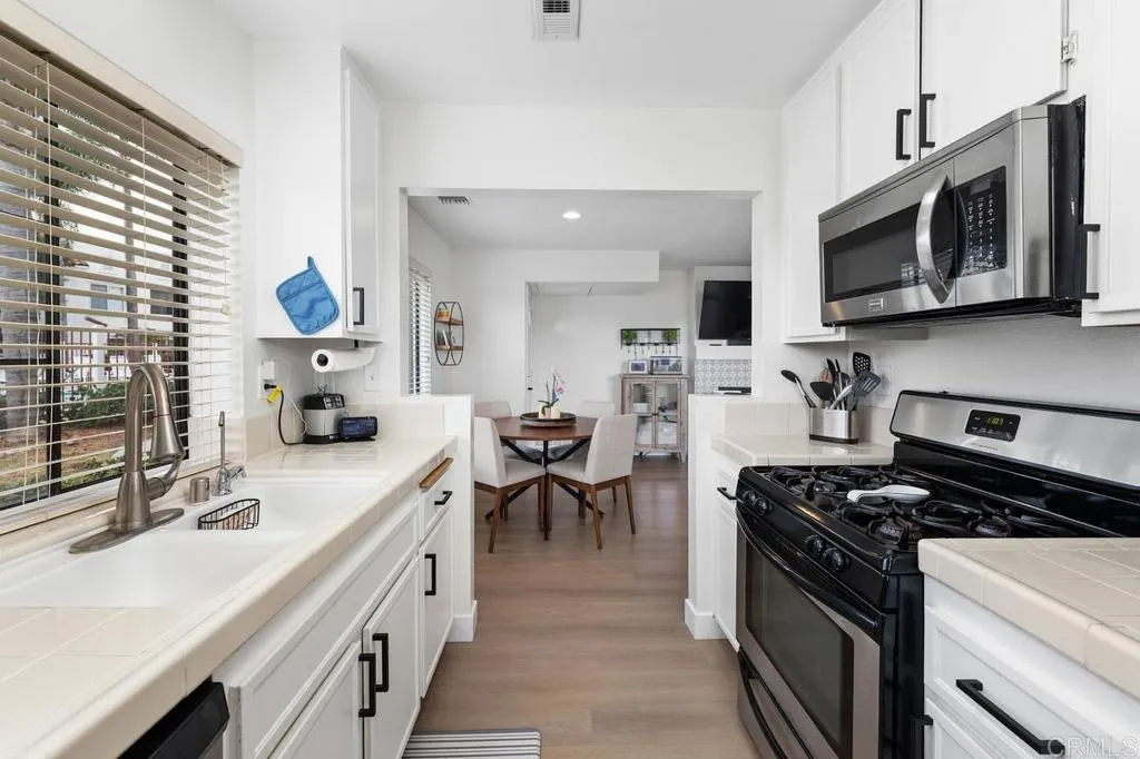 https://cdn.realtyfeed.com/cdn/127/306573890/41b28da57ab06424d7fea14209d85440.webp