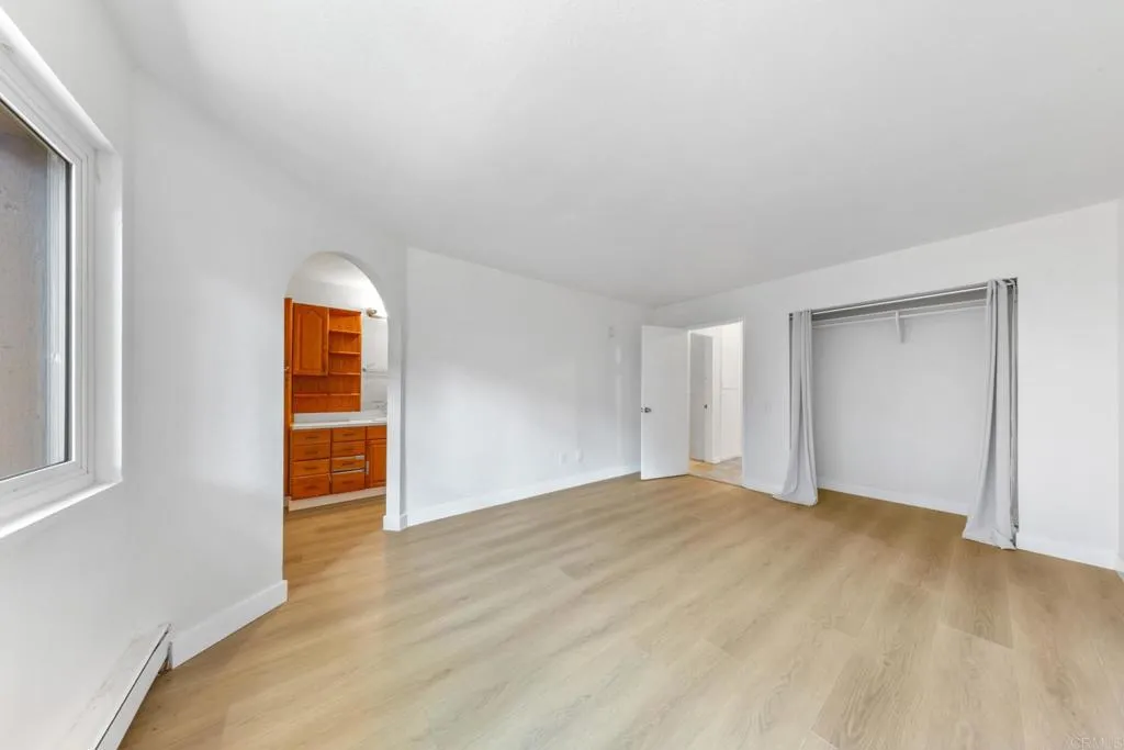 https://cdn.realtyfeed.com/cdn/127/306573965/593e9b75c8b6cdb5c389ef8f8a9eceb5.webp