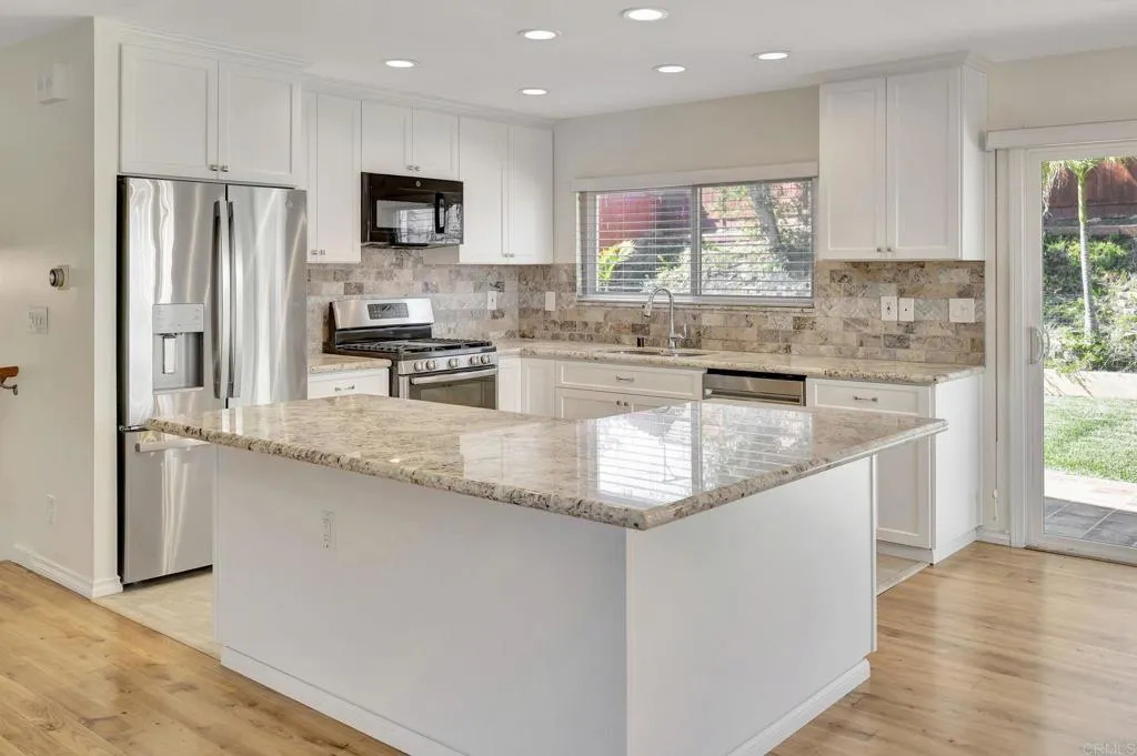 https://cdn.realtyfeed.com/cdn/127/306573975/d494d46a8ffc7c9993f04d466fb09caa.webp