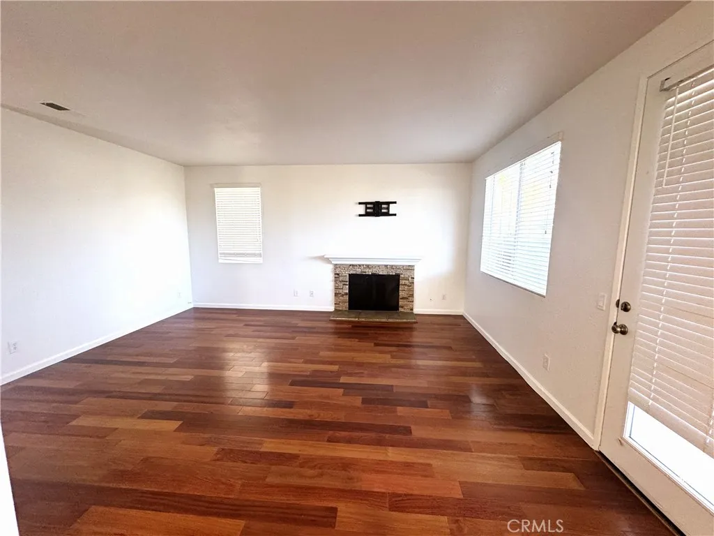 https://cdn.realtyfeed.com/cdn/127/306574039/048ce6634178dc15d1396f3add529ac3.webp
