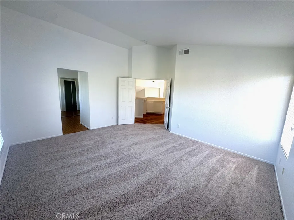 https://cdn.realtyfeed.com/cdn/127/306574039/0bca7ed7b8cff3566458928f7b82f8f1.webp