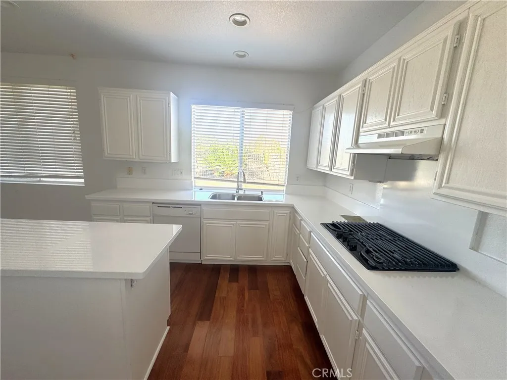 https://cdn.realtyfeed.com/cdn/127/306574039/cf15fdaa4855b8f8828927f7b0a8bcf1.webp