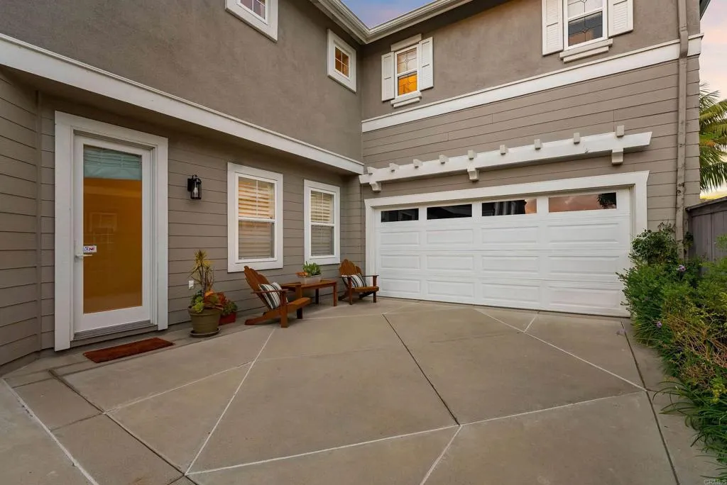 https://cdn.realtyfeed.com/cdn/127/306574101/93aec70638d0bc5d4a9887933dcca1cc.webp