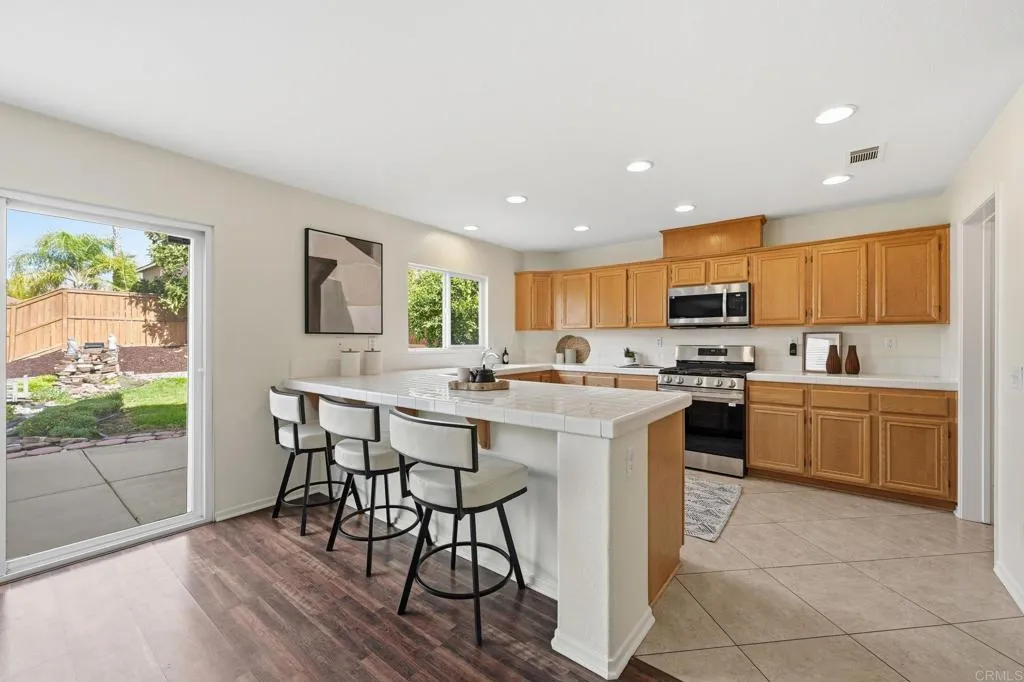 https://cdn.realtyfeed.com/cdn/127/306574113/04a6fd55296e5c8929427d76d247c42f.webp