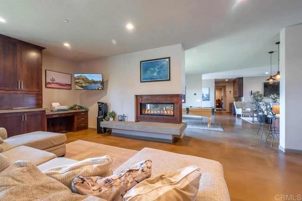 https://cdn.realtyfeed.com/cdn/127/306574158/61d4f169400dcf1542d0c425d05e8d98.webp