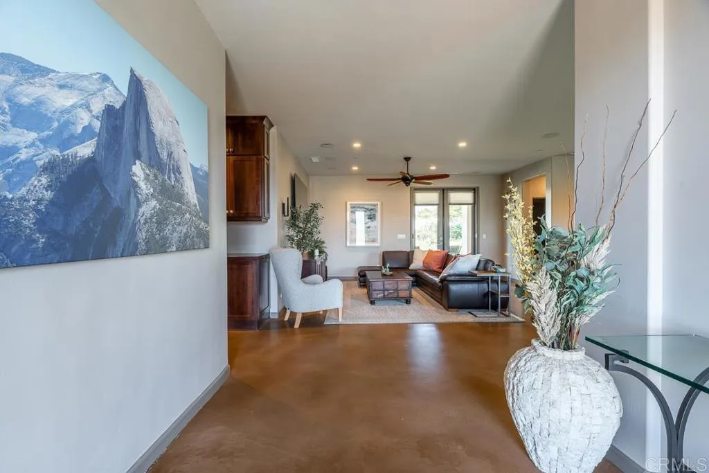 https://cdn.realtyfeed.com/cdn/127/306574158/7a057da154f2c0861109ce2205eef8c4.webp