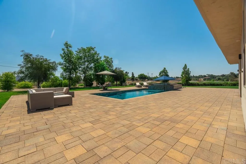 https://cdn.realtyfeed.com/cdn/127/306574158/7f05d5731d2a81722c443be55f25dfb0.webp