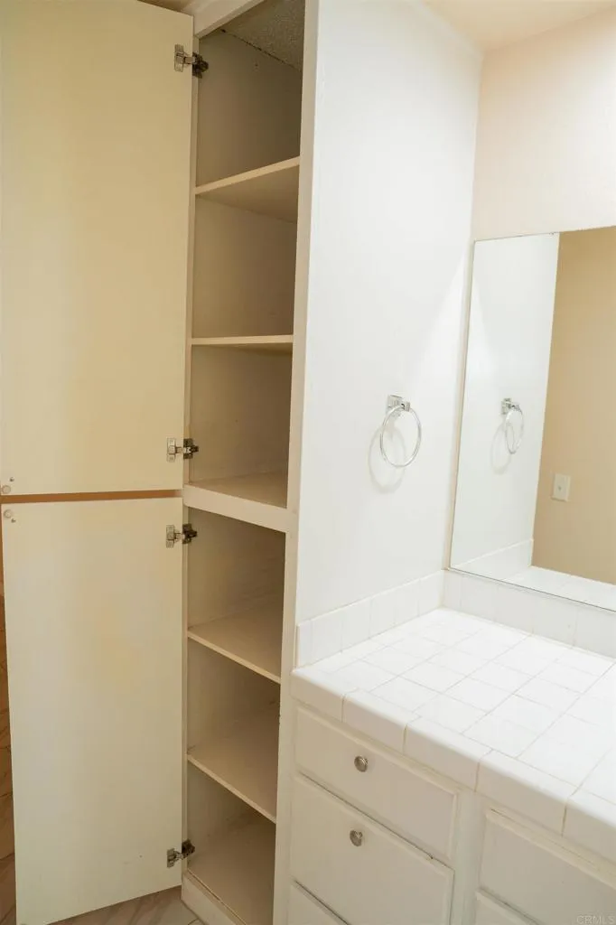 https://cdn.realtyfeed.com/cdn/127/306574166/cec62d2e1badd6bb2aa91473ac355d4f.webp