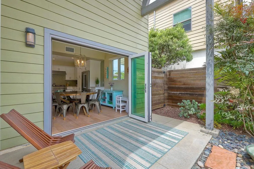 https://cdn.realtyfeed.com/cdn/127/306574224/9e9e8c005a9fc59b53684cd990d58881.webp