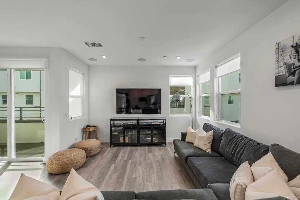 Photo #9: PTP2508086 Listing: Photo #9