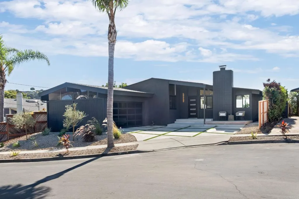 https://cdn.realtyfeed.com/cdn/127/306574329/1beca40932a933e9250fa0e3c6231246.webp