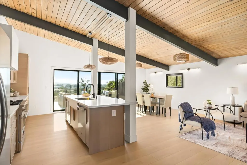 https://cdn.realtyfeed.com/cdn/127/306574329/950de0ff8a8a11ec49cca967832be90c.webp