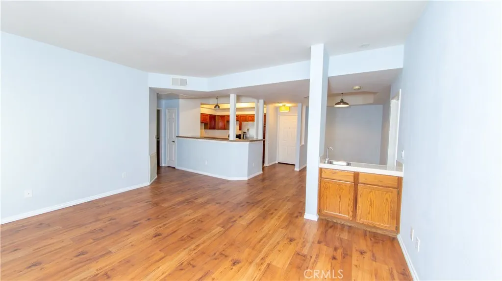 Sherman Oaks, CA 91401