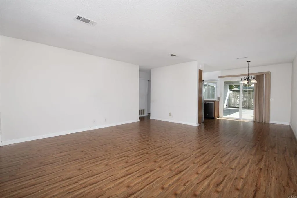 https://cdn.realtyfeed.com/cdn/127/306574369/17b2ad9f67411f866204779cc14c98b5.webp