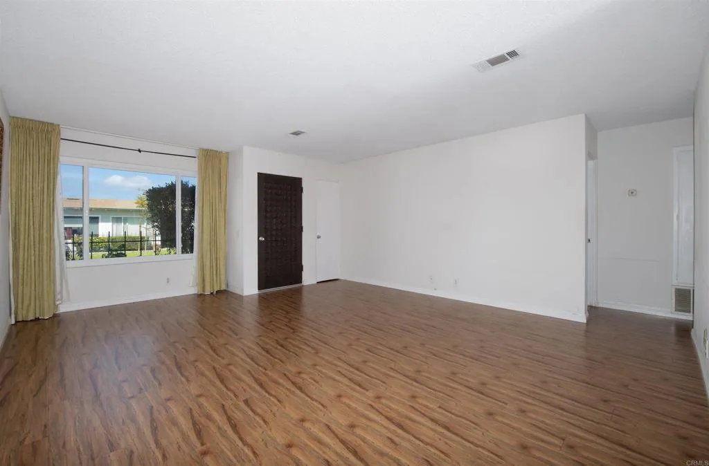 https://cdn.realtyfeed.com/cdn/127/306574369/f0e88d01a07cf116877cb98010b91fb6.webp