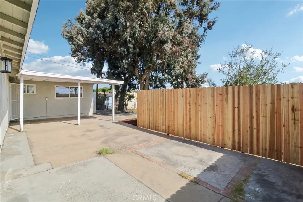 https://cdn.realtyfeed.com/cdn/127/306574398/6c8d1a1be9eb87f9c10d9b74e3719f46.webp
