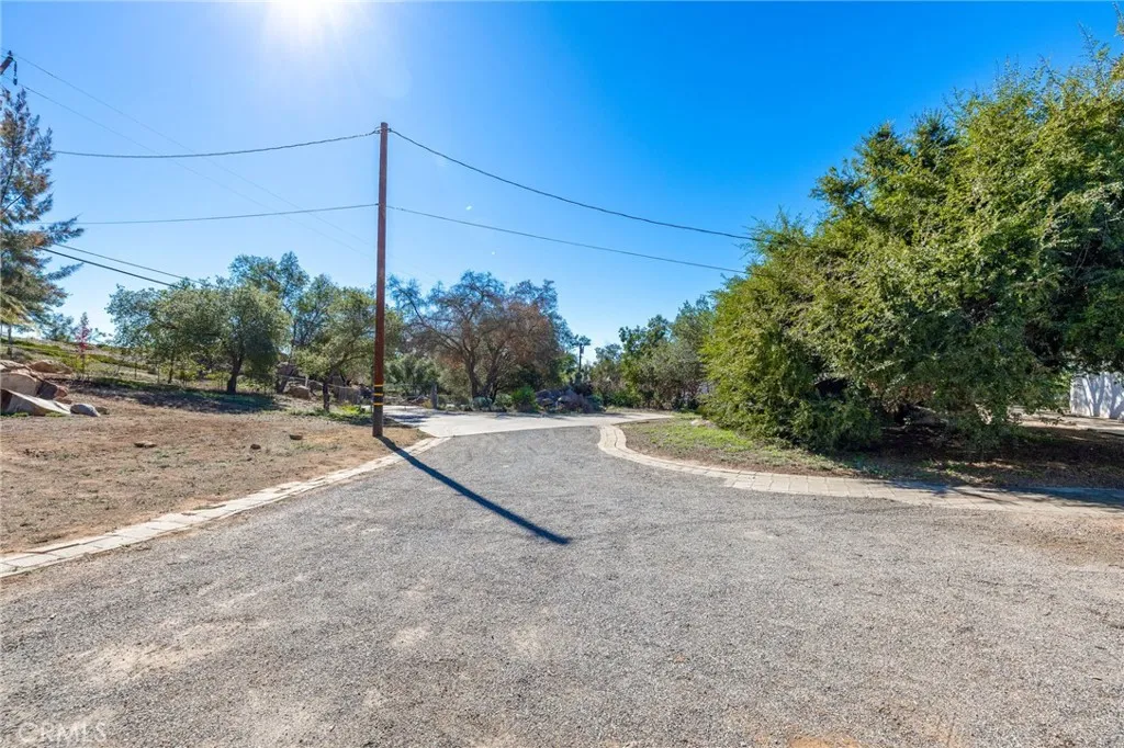 https://cdn.realtyfeed.com/cdn/127/306574446/9918a42076d5865ef70067d582f1d025.webp