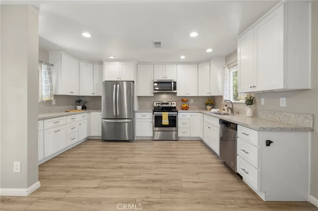 https://cdn.realtyfeed.com/cdn/127/306574446/c0a3b26778c2773d3344246213c7d385.webp