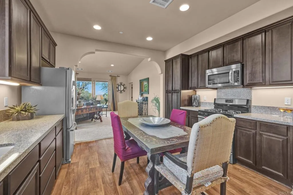 https://cdn.realtyfeed.com/cdn/127/306574551/b16a547f6a0a7b24d48d1299ef1dee9a.webp
