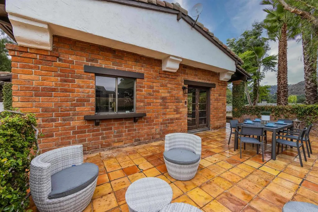 https://cdn.realtyfeed.com/cdn/127/306574658/804f8e7ea8b17f42b47e291e9ac37a80.webp